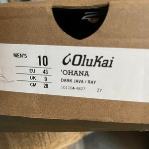 Brand new Olukai dark java ray flip flops